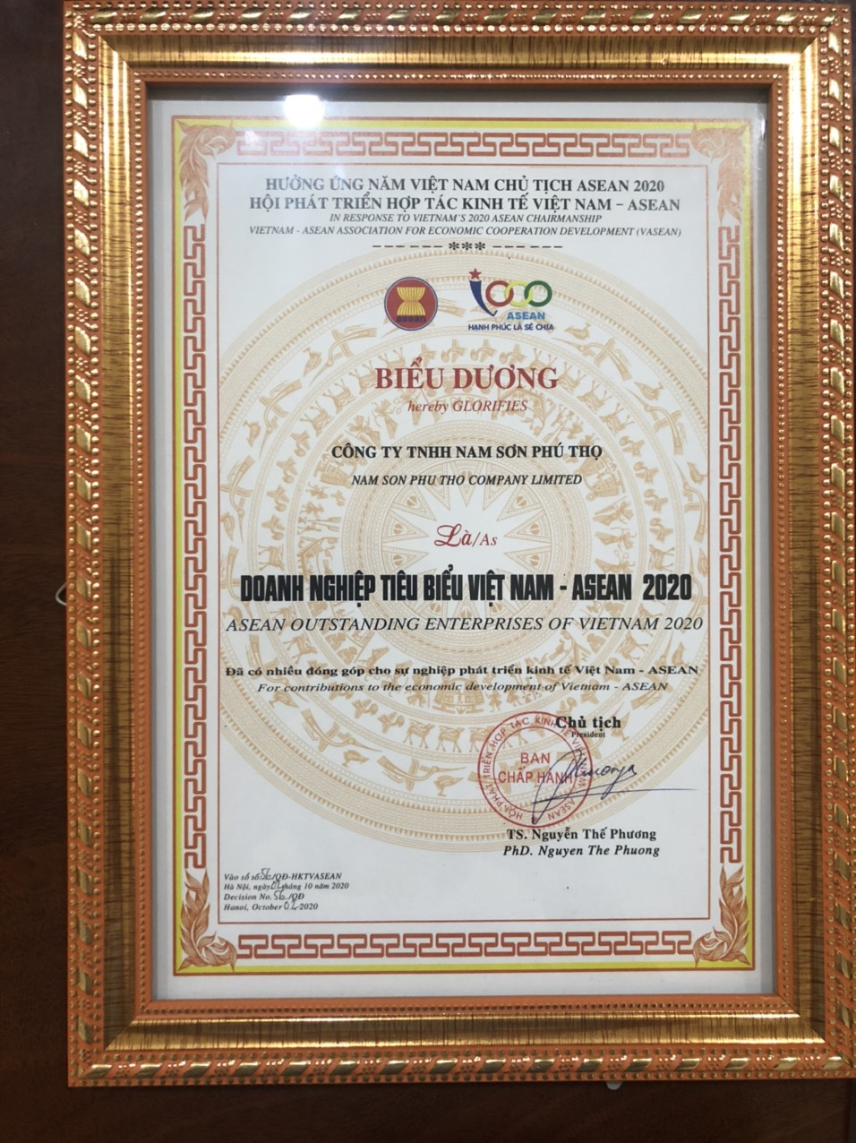 (Công ty TNHH Nam Sơn Phú Thọ nhận bằng khen Doanh nghiệp tiêu biểu Việt Nam Asean 2020)